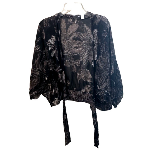 Chico's Black Floral Print Silk Tie Front Sheer Long Sleeve Top Womans Size 1 MD - Picture 1 of 4